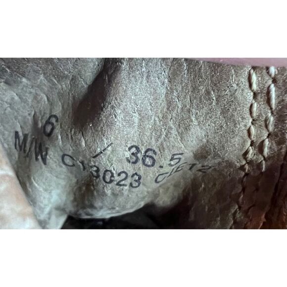 BOC BORN WOMENS Clogs, PEGGY Brown TOOLED SHOES SIZE 6 - Picture 11 of 12